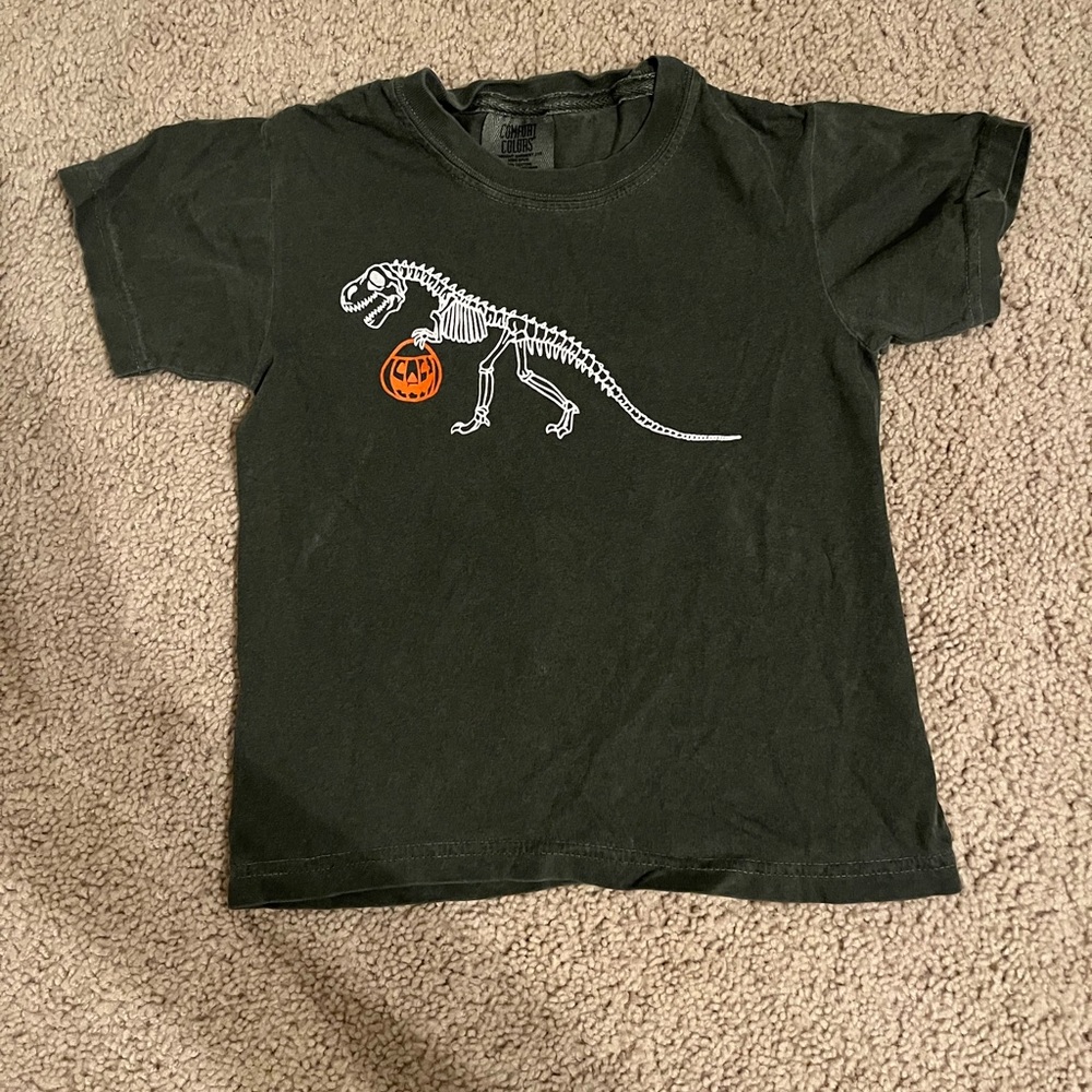 Honeybee tee XS Halloween dinosaur shirt